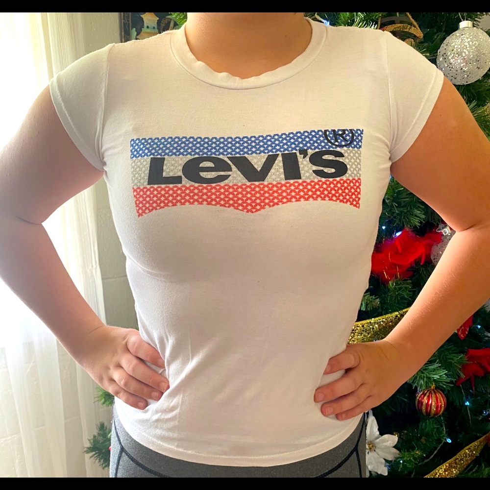 Levi’s tee